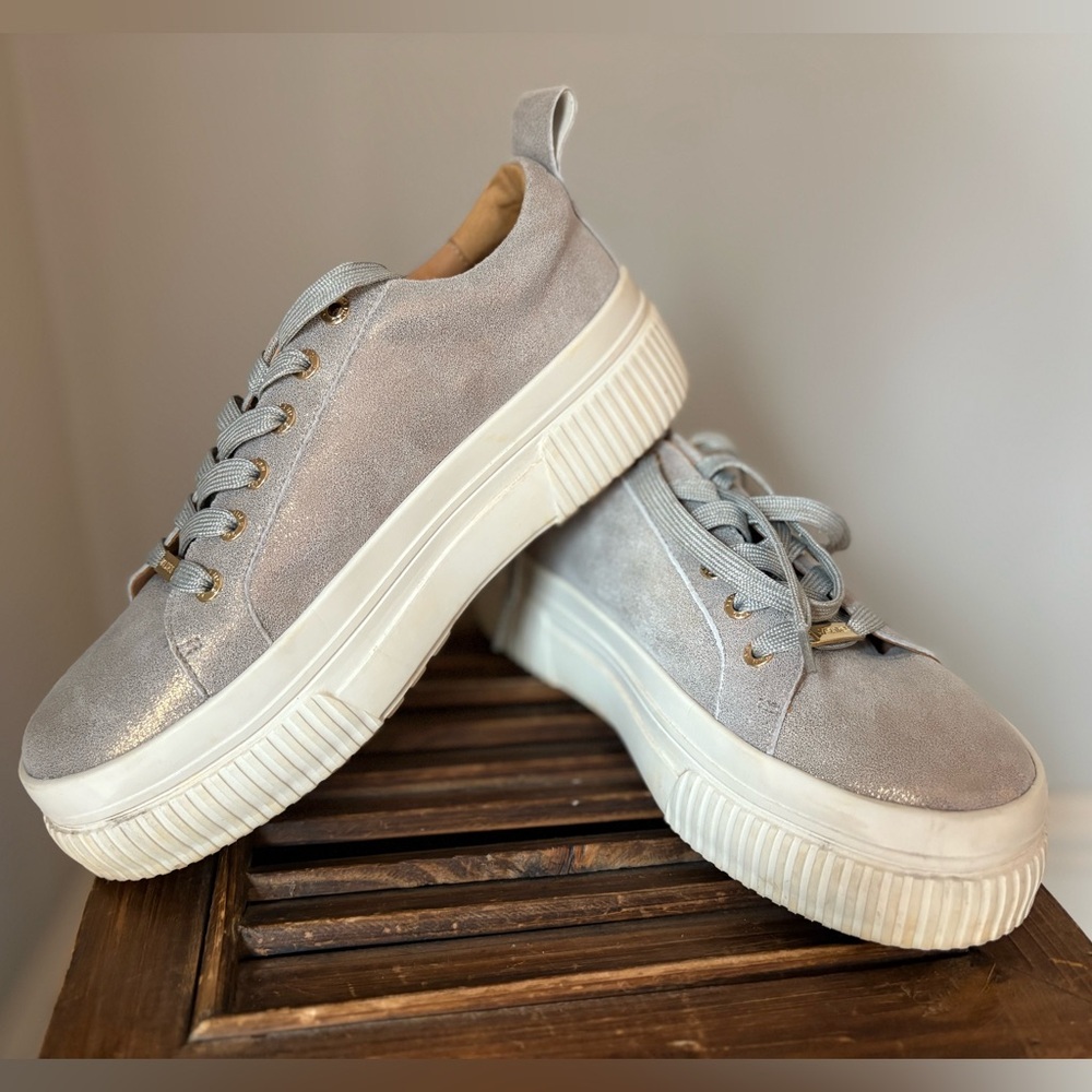 J/Slides West Sneaker Lace Up Low Top Platform Sneakers Bronze Size 9M 10731377